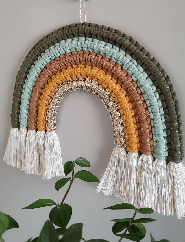 Miroir ourson kaki & Arc-en-ciel "Savana" - Déco bohème macramé Fait main - Chambre enfant